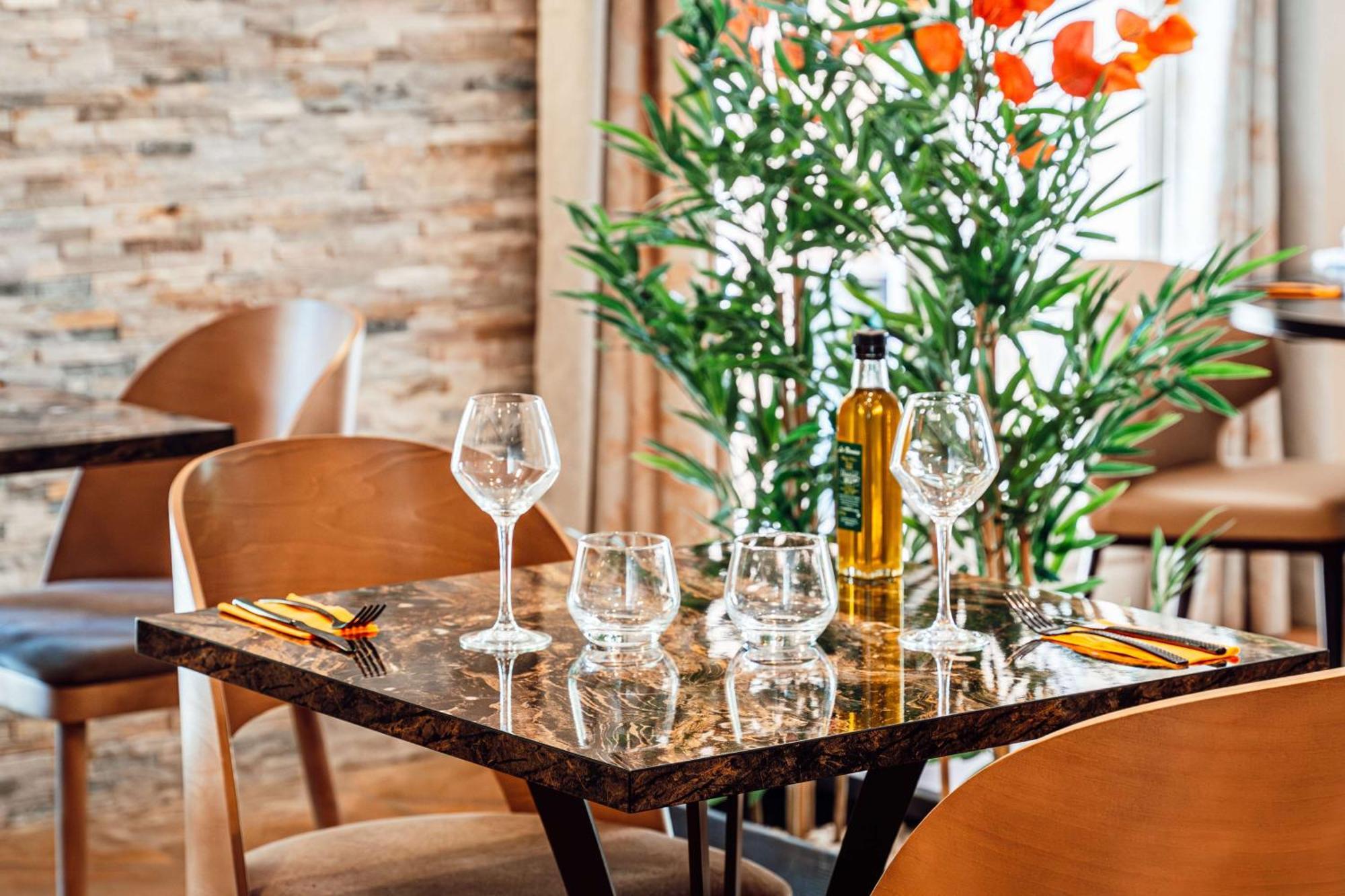 Best Western L'Orangerie Nimes Bagian luar foto